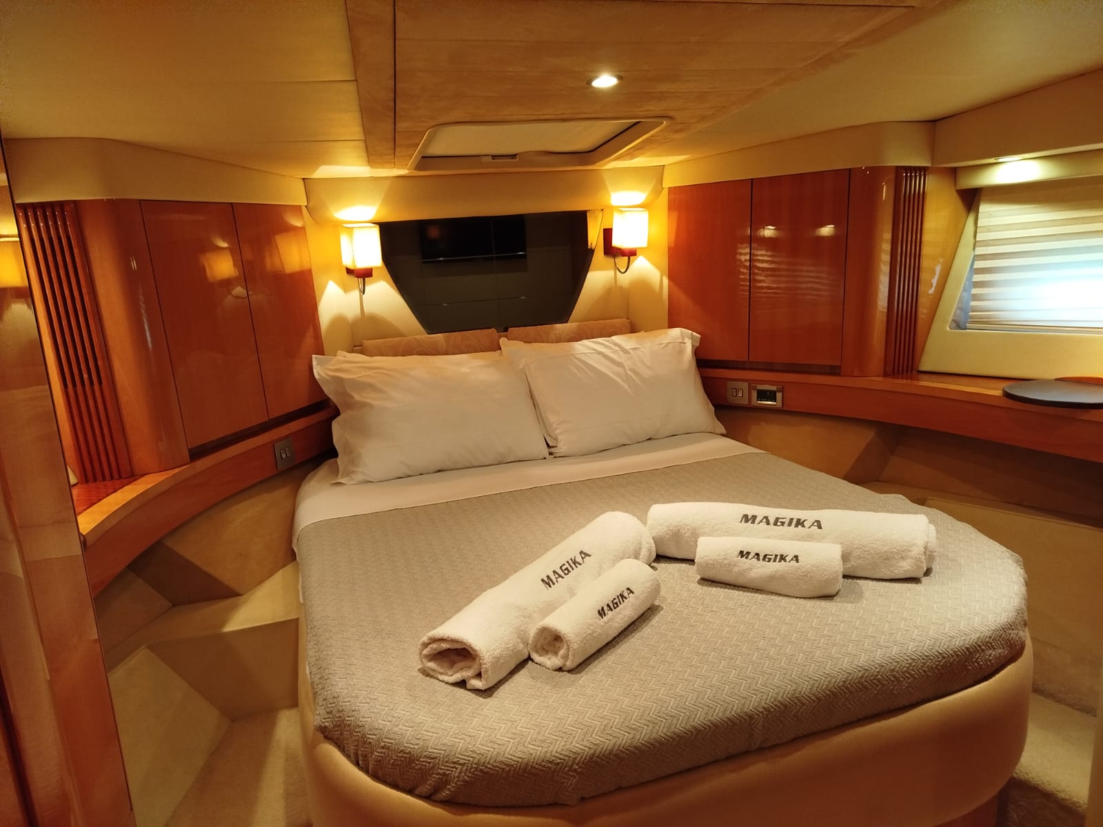 Photo #3 - Sealine T60 (Magika) en Atenas - 41122