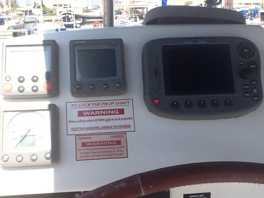 Photo #9 - Lagoon 380 - 4 + 2 cab. (Emelia Katerina) in Lefkada - 41124