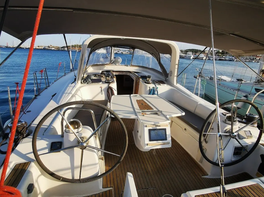 Photo #12 - Oceanis 50 Family - 5 + 1 cab. (Seladon II) in Lavrion - 41129
