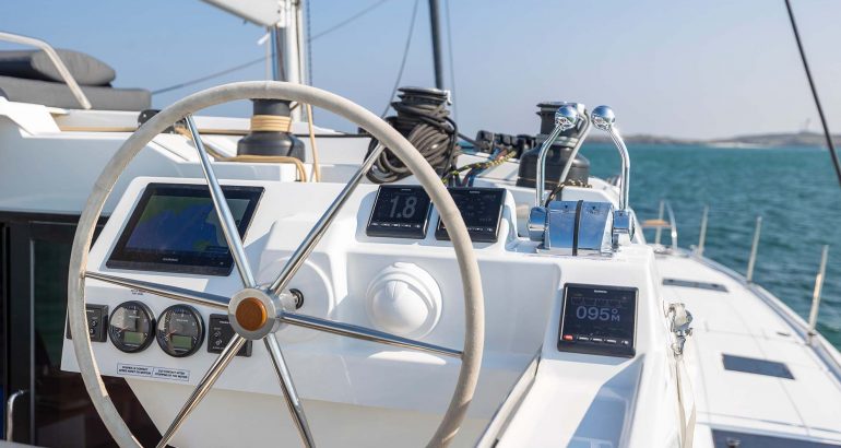 Photo #11 - Fountaine Pajot Aura 51 SMART ELECTRIC - 5 cab. (TIKI) en Pozzuoli - 41131