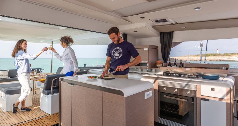 Photo #13 - Fountaine Pajot Aura 51 SMART ELECTRIC - 5 cab. (TIKI) en Pozzuoli - 41131