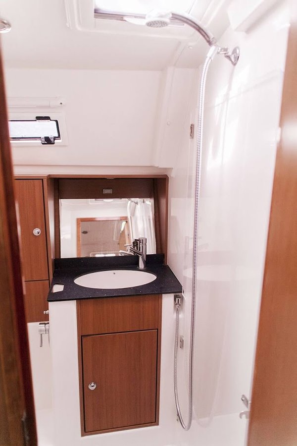 Photo #17 - Bavaria Cruiser 40 (Klelia) in Athen - 41142