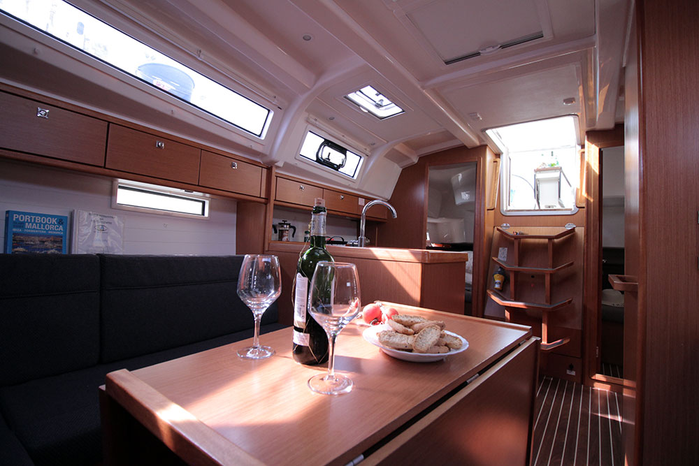 Photo #6 - Bavaria Cruiser 37 - 3 cab. (Chilly Lilly) in El Arenal - 41150