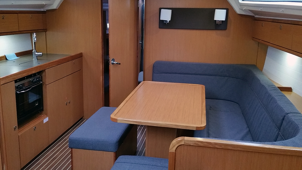 Photo #5 - Bavaria Cruiser 41 - 3 cab. (Fireball) in El Arenal - 41152