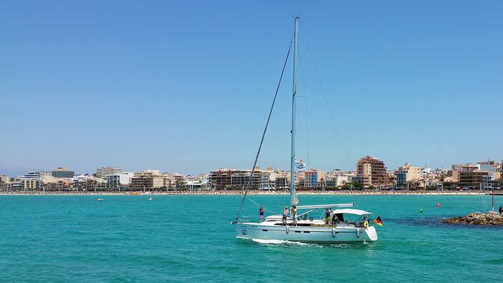 Photo #4 - Bavaria Cruiser 46 - 4 cab. (Lucy Ball) in El Arenal - 41154