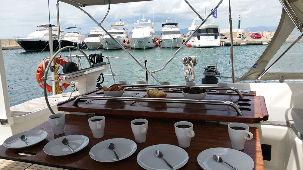 Photo #4 - Bavaria Cruiser 56 - 5 + 1 cab. (Maximum) en El Arenal - 41159