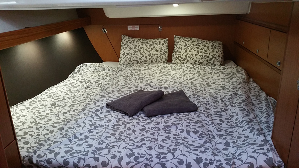 Photo #9 - Bavaria Cruiser 56 - 5 + 1 cab. (Maximum) en El Arenal - 41159