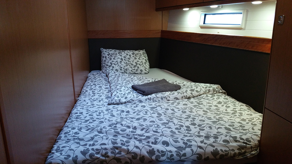 Photo #10 - Bavaria Cruiser 56 - 5 + 1 cab. (Maximum) en El Arenal - 41159