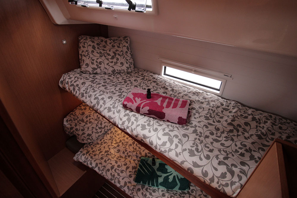 Photo #11 - Bavaria Cruiser 56 - 5 + 1 cab. (Maximum) en El Arenal - 41159