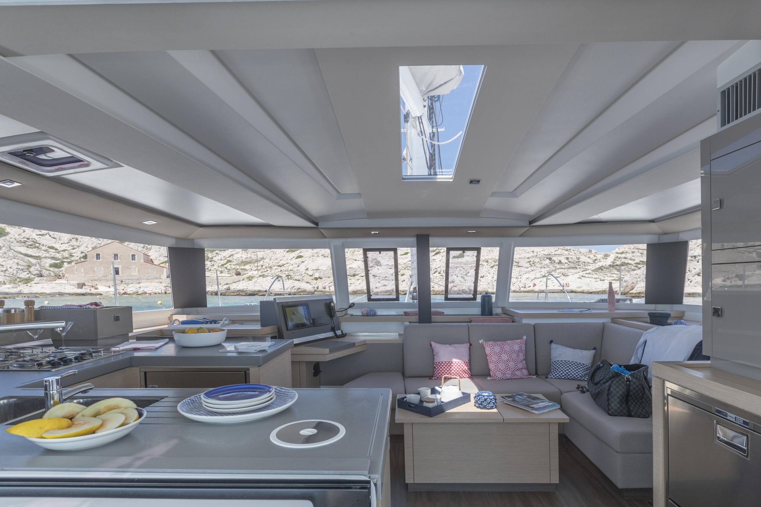 Photo #7 - Fountaine Pajot Astrea 42 (Seaview) in Marsiglia - 41179