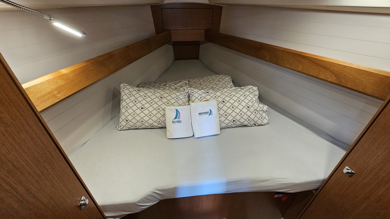 Photo #12 - Bavaria Cruiser 34 Style - 3 cab. (Zen) in Zadar - 41204