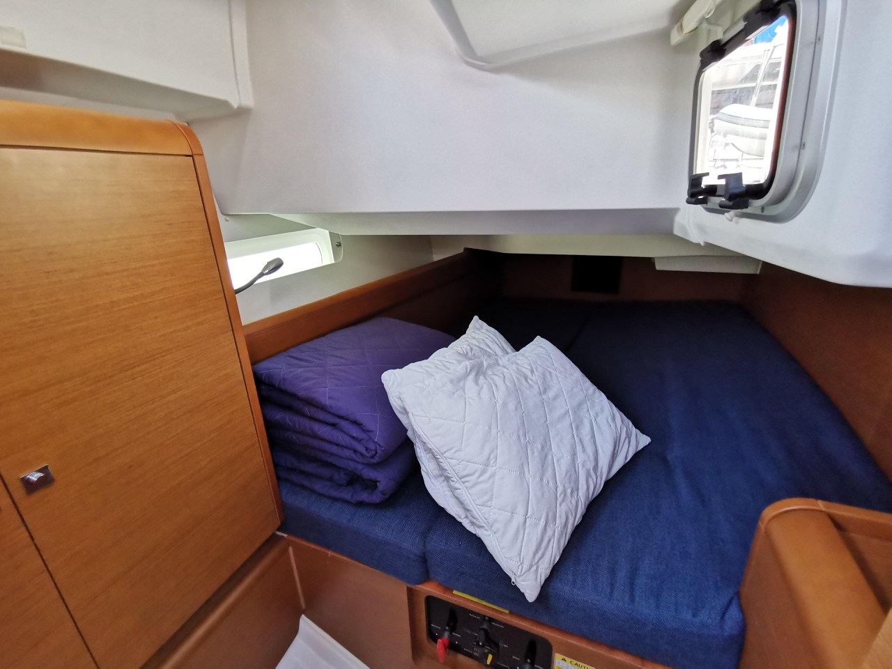Photo #10 - Sun Odyssey 419 - 3 cab. (Star Gazer) in Pula - 41212