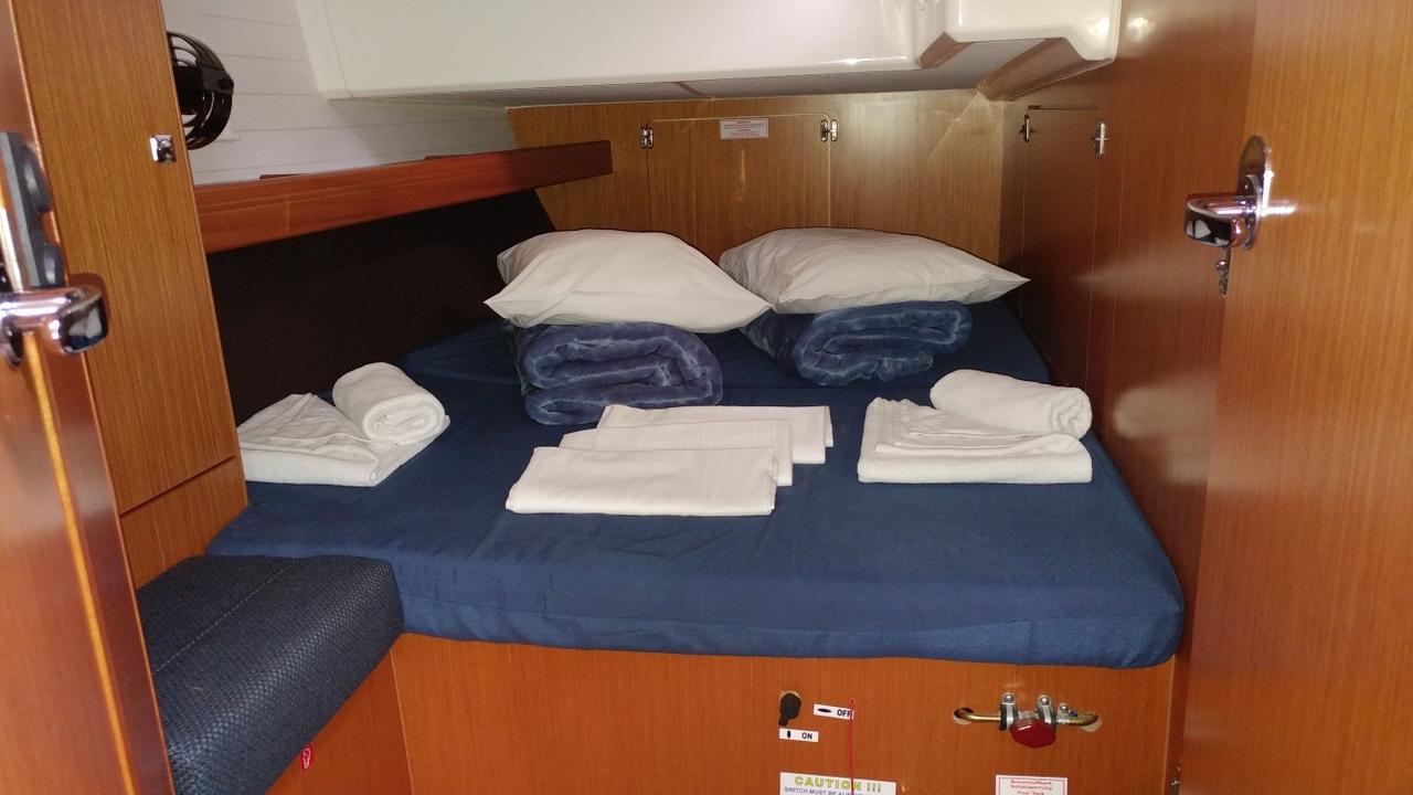 Photo #7 - Bavaria Cruiser 46 - 4 cab. (Efi) in Athen - 41253