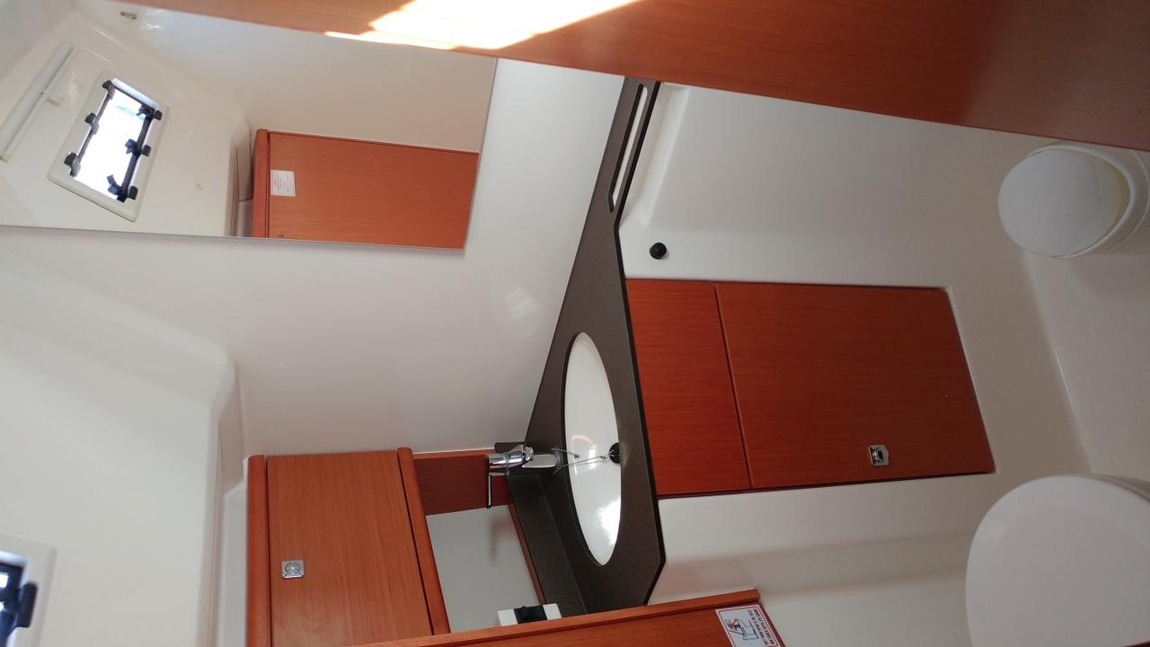 Photo #11 - Bavaria Cruiser 46 - 4 cab. (Efi) in Athen - 41253