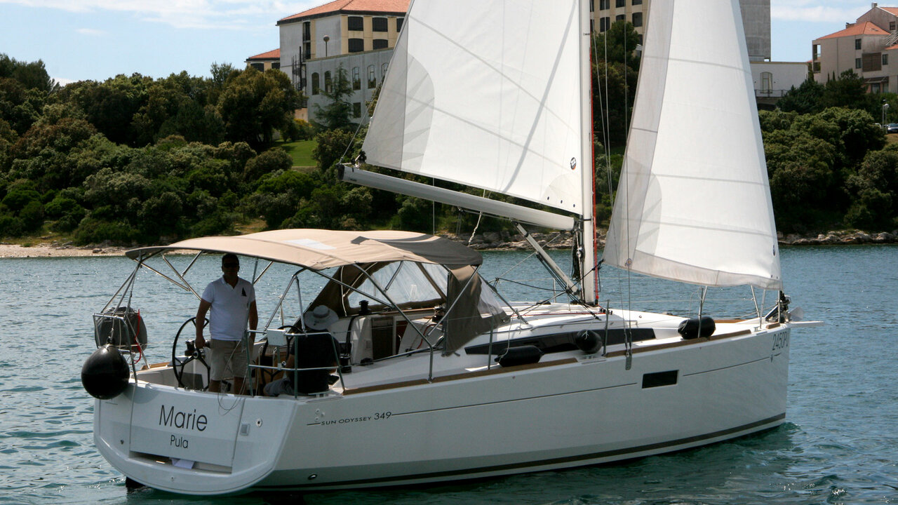 Photo #6 - Sun Odyssey 349 - 2 cab. (Marie) in Pula - 41281