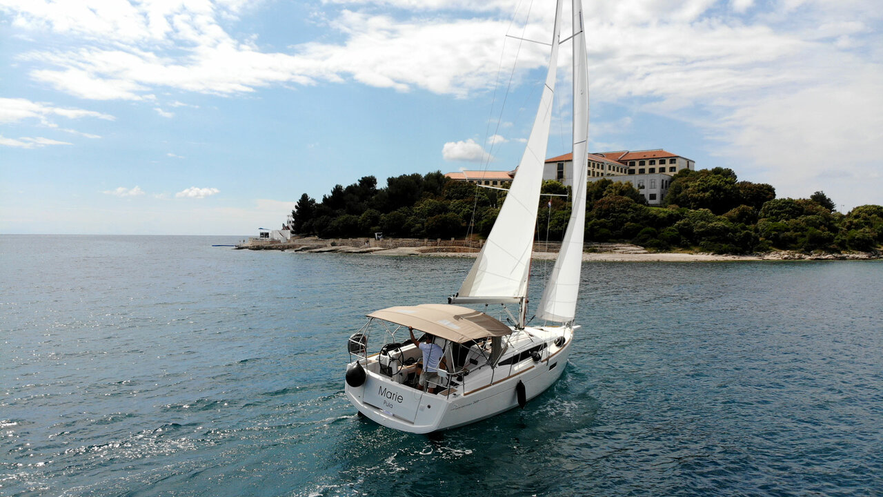 Photo #7 - Sun Odyssey 349 - 2 cab. (Marie) in Pula - 41281