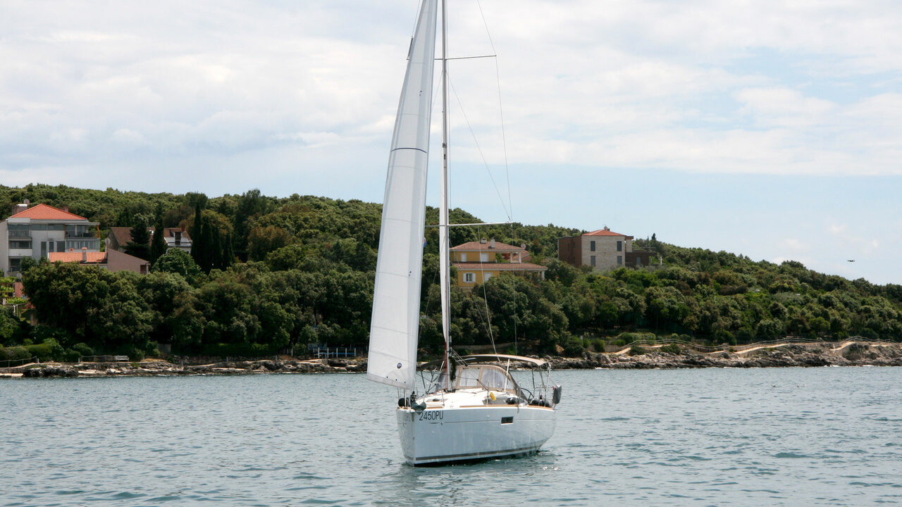 Photo #8 - Sun Odyssey 349 - 2 cab. (Marie) in Pula - 41281
