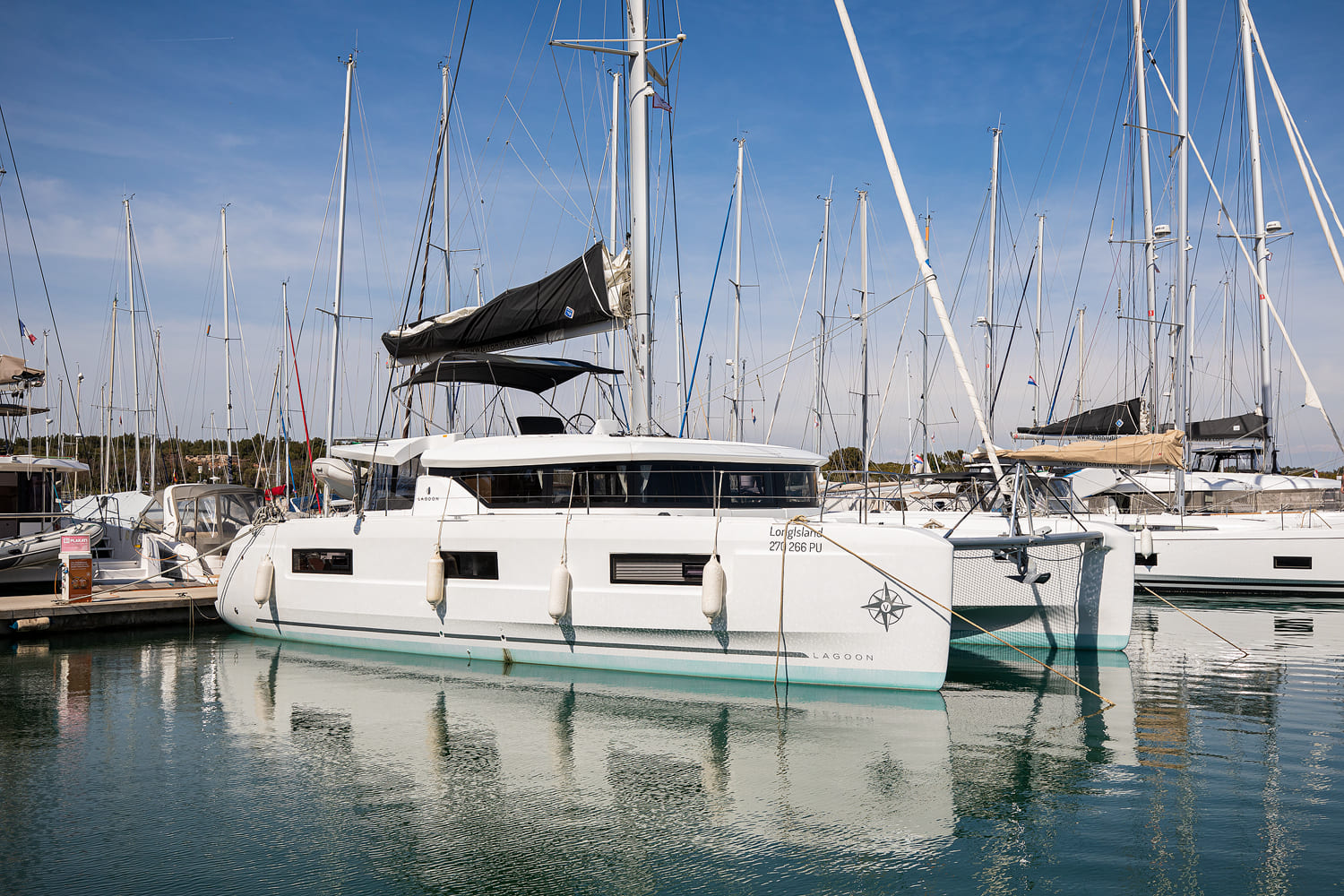 Photo #1 - Lagoon 46 - 4 + 2 cab. (Long Island) in Pomer - 41360