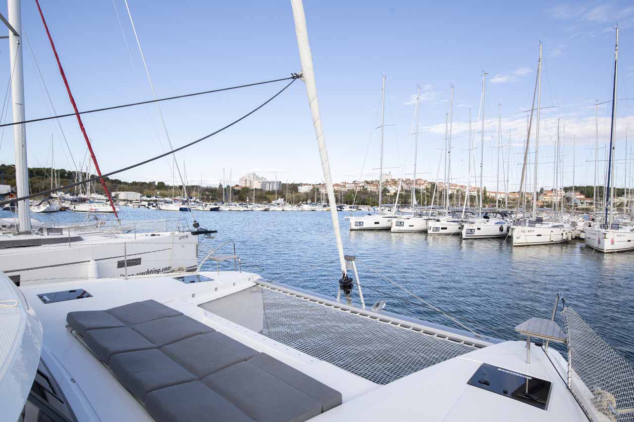 Photo #7 - Fountaine Pajot Astrea 42 (Follow the Sun) in Pomer - 41365