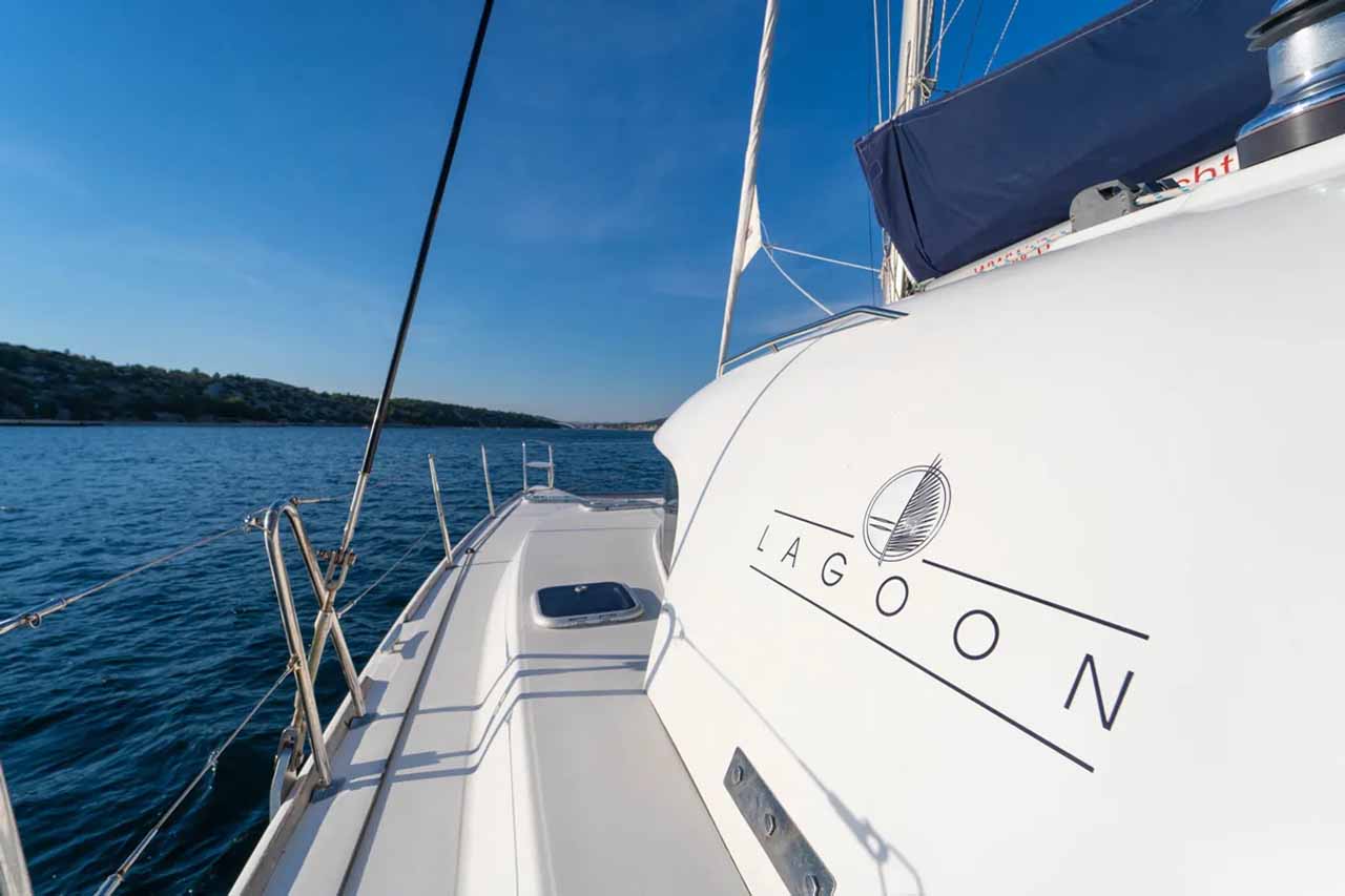 Photo #6 - Lagoon 380 - 4 + 2 cab. (Twin Star) in Pomer - 41370
