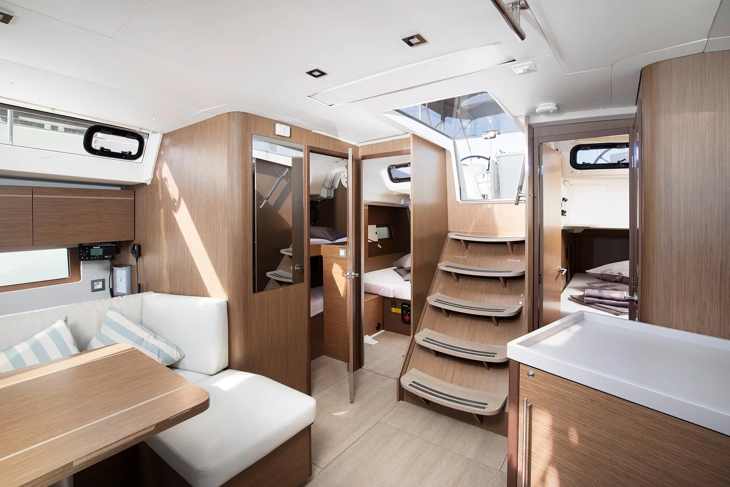 Oceanis 46.1 (Vento di Mare)  - 14
