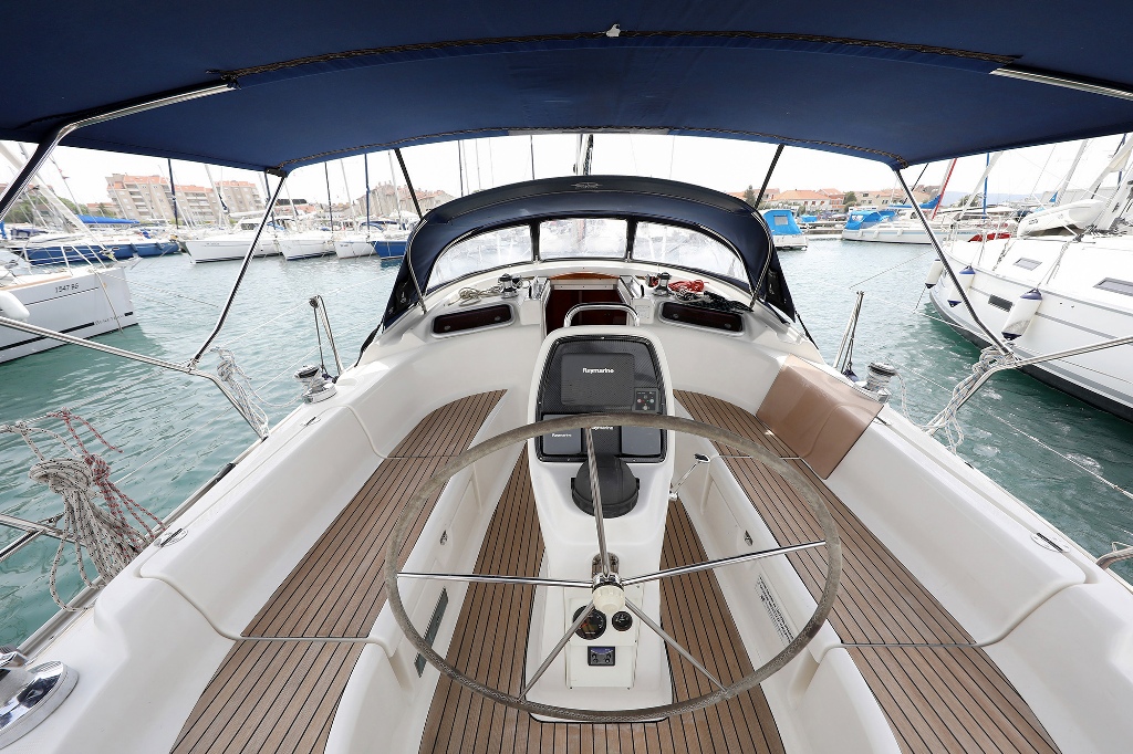 Photo #5 - Bavaria 37 Cruiser (Kalispera) in Biograd - 41419