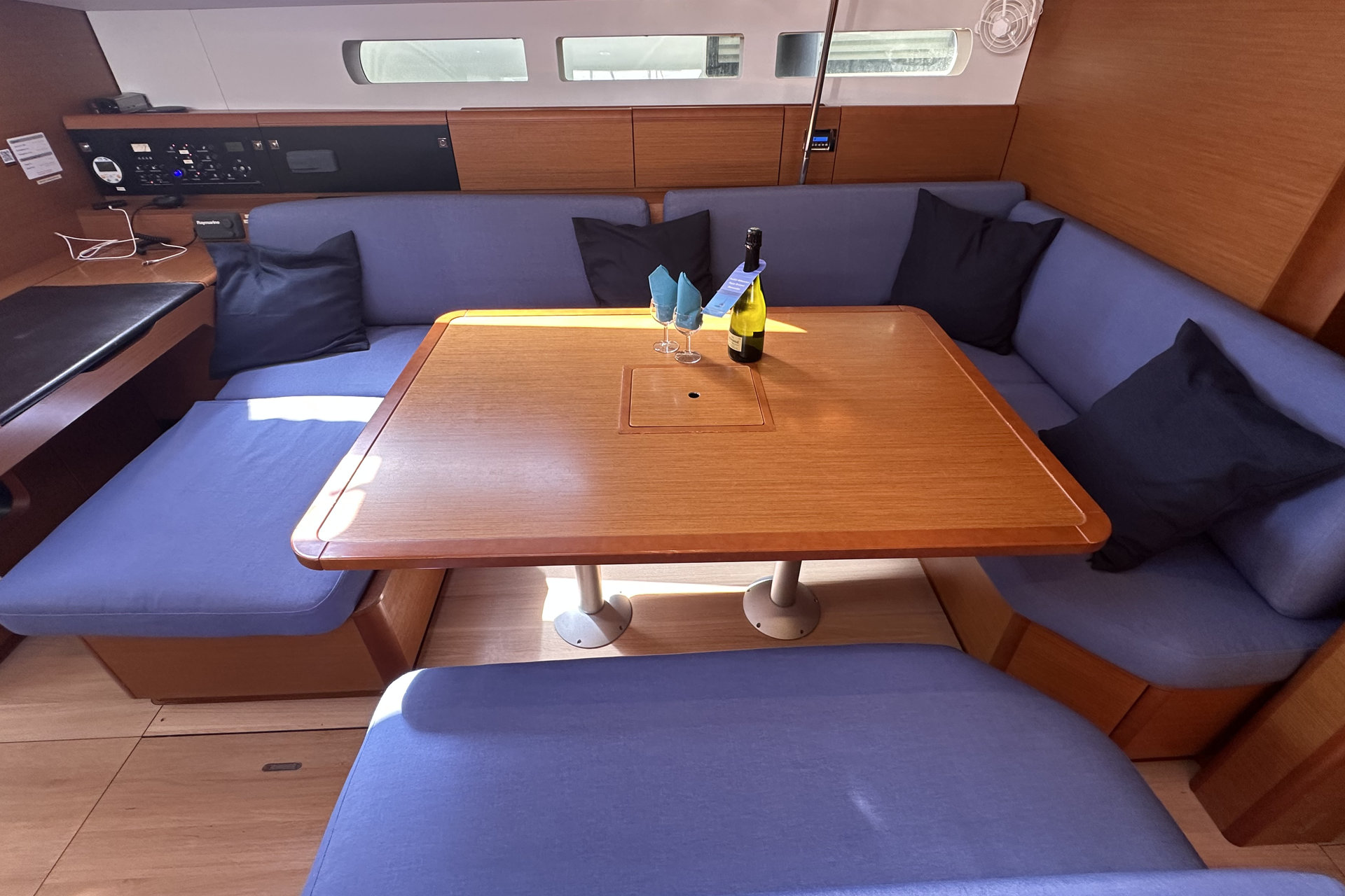 Photo #11 - Sun Odyssey 519 - 4 + 1 cab. (Alea) in Palma - 41438