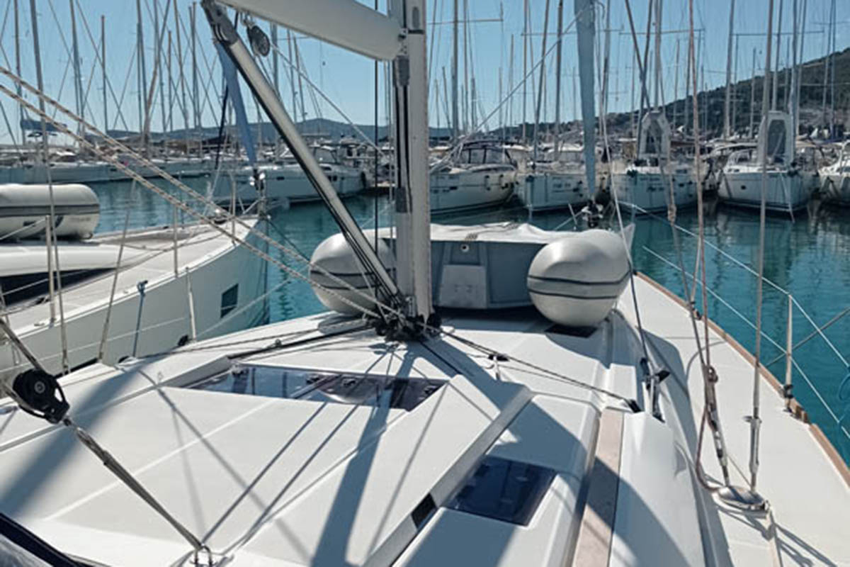 Photo #7 - Sun Odyssey 479 - 4 cab. (Malin II) in Trogir - 41558