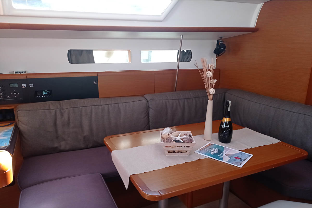 Photo #14 - Sun Odyssey 479 - 4 cab. (Malin II) in Trogir - 41558