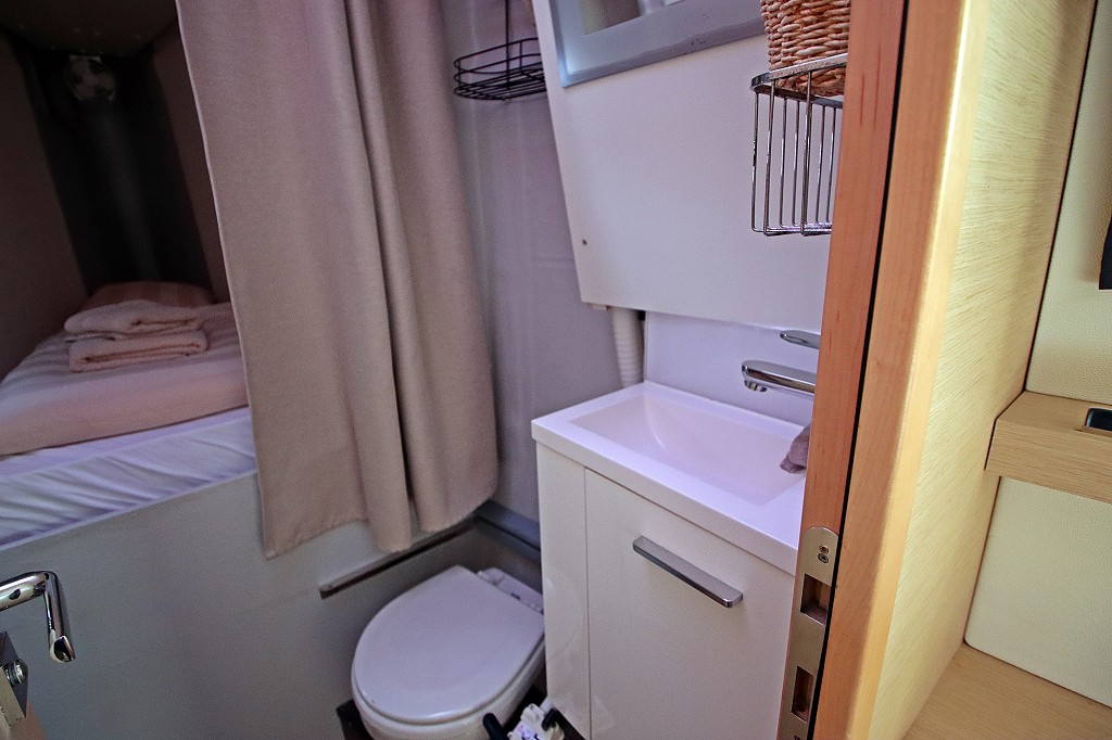 Photo #33 - Fountaine Pajot Saona 47 Quintet - 5 + 1 cab. (Felicia) in rogoznica - 41565