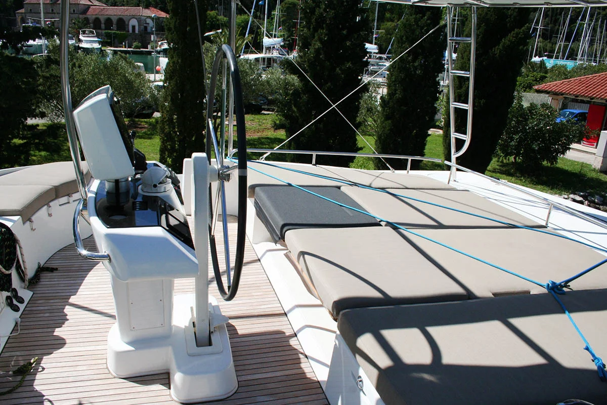 Lagoon 52 F - 5 + 2 cab. (Saga)  - 9