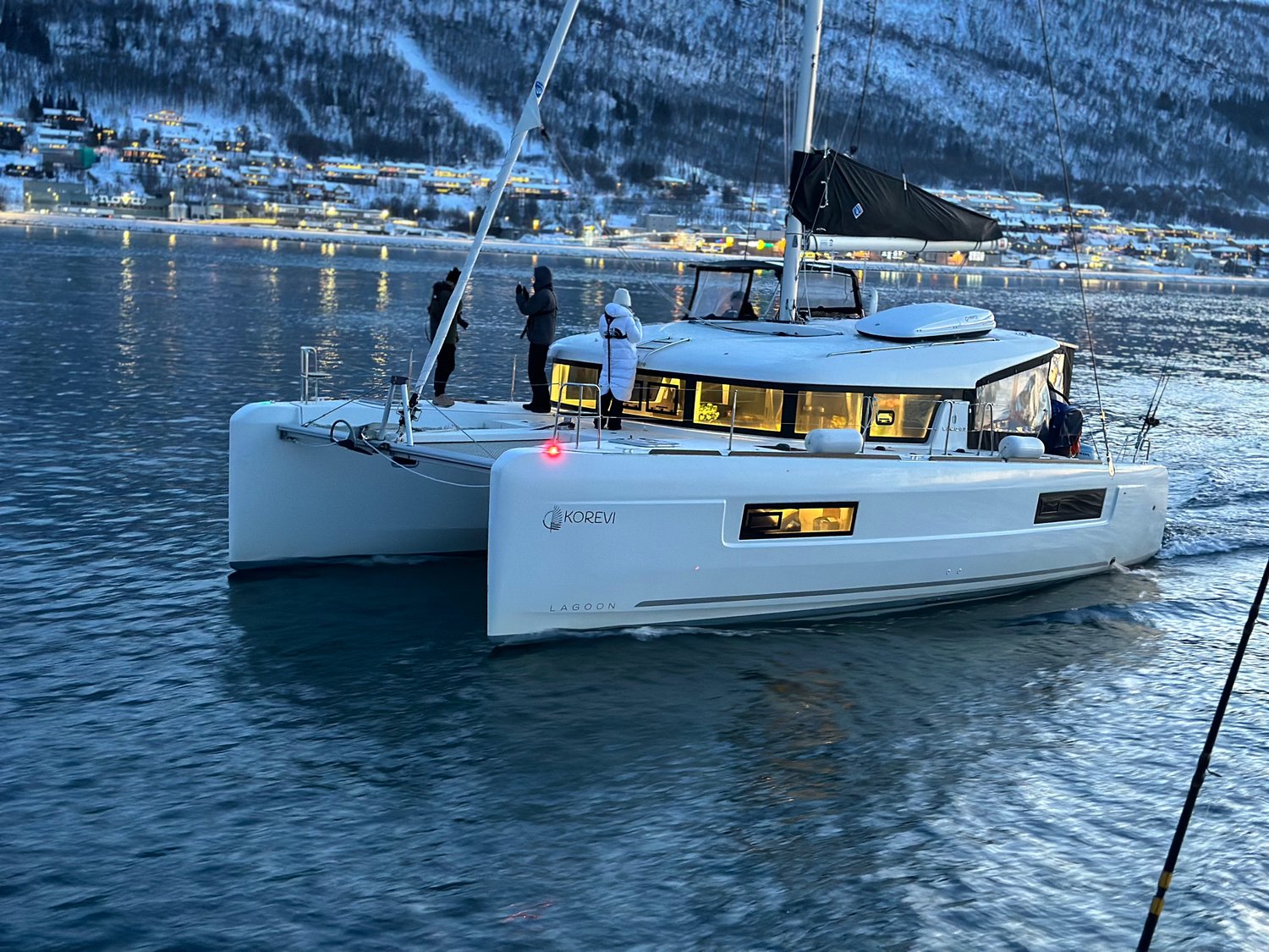 Photo #5 - Lagoon 40 - 4 + 2 cab (Arctic Charm) in Tromso - 41620