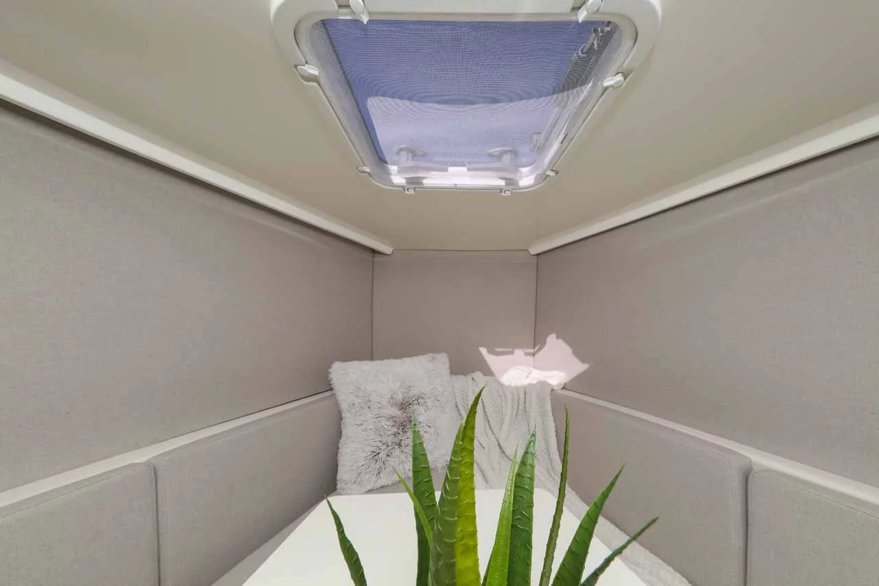 Nuva M9 Cabin (Babac)  - 15
