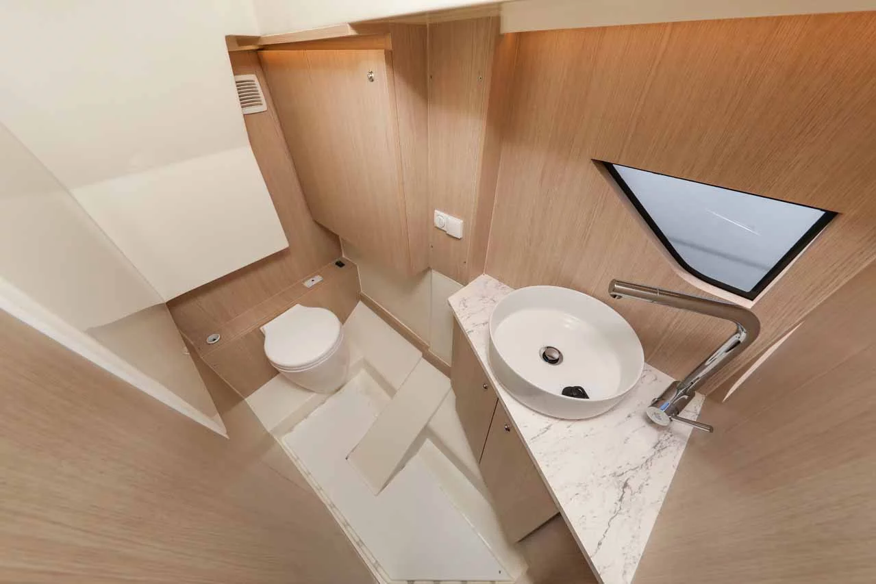 Nuva M9 Cabin (Babac)  - 17