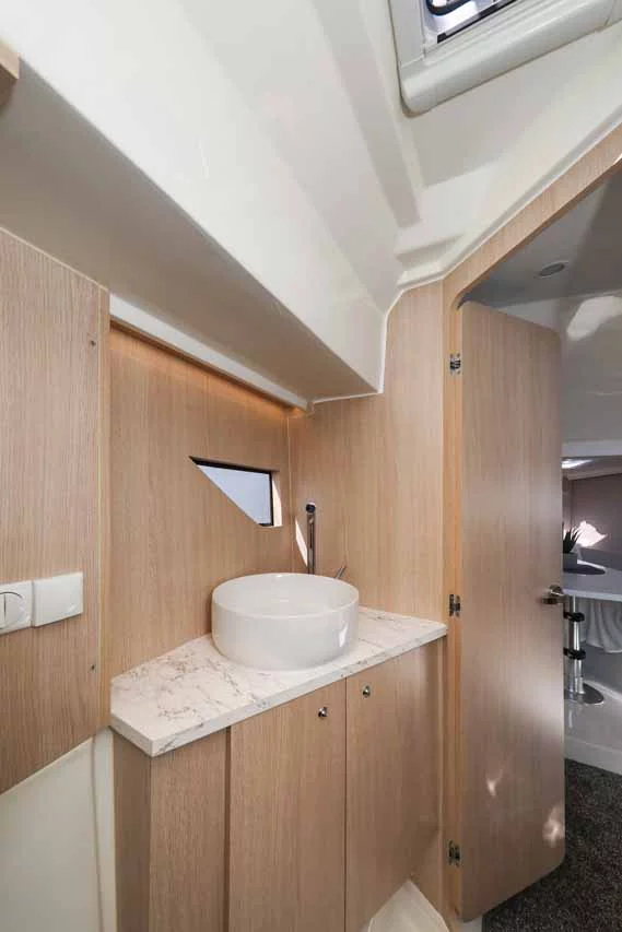 Nuva M9 Cabin (Babac)  - 18