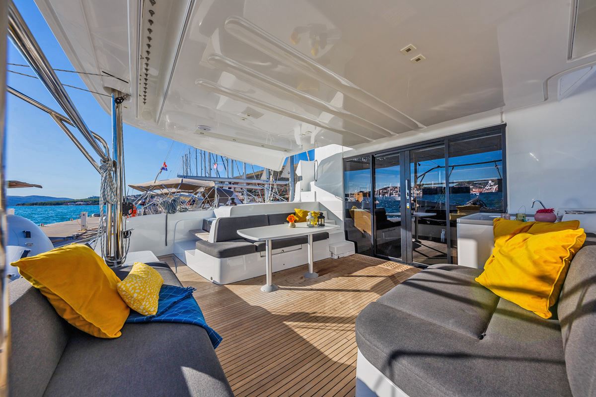 Photo #4 - Lagoon 50 - 6 + 1 cab. (Summer Star) in Trogir - 41685