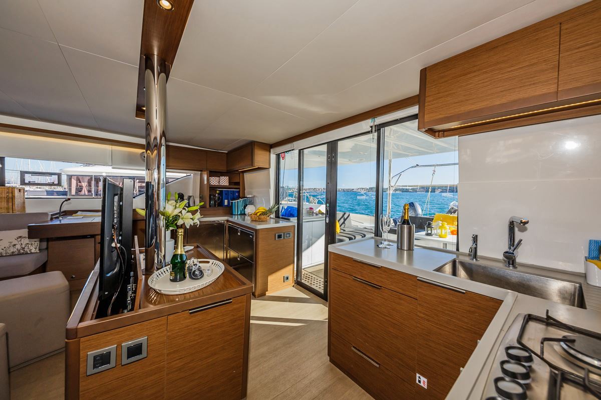 Photo #11 - Lagoon 50 - 6 + 1 cab. (Summer Star) in Trogir - 41685