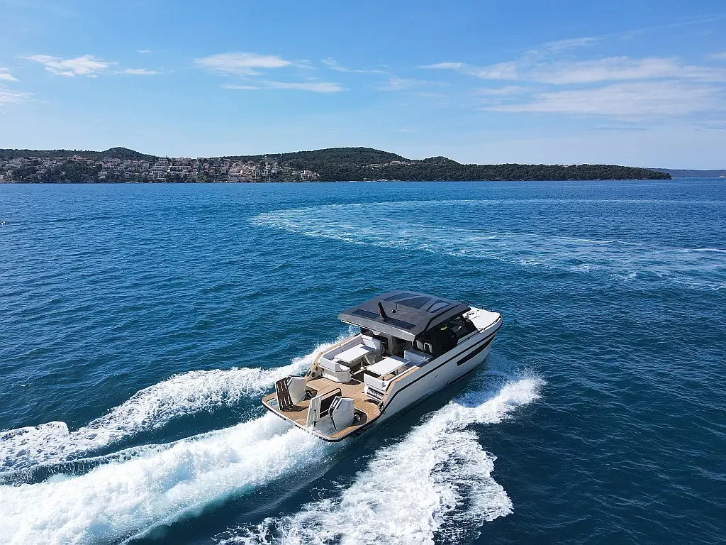 Tesoro T38 Power Cat (Lastovo)  - 0