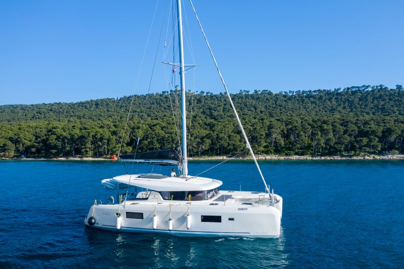 Photo #1 - Lagoon 42 - 4 + 2 cab. (Olyntha) in Kastela - 41770