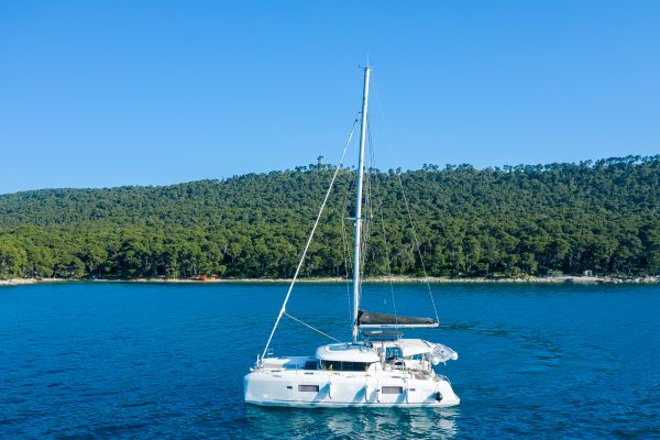 Photo #5 - Lagoon 42 - 4 + 2 cab. (Olyntha) in Kastela - 41770