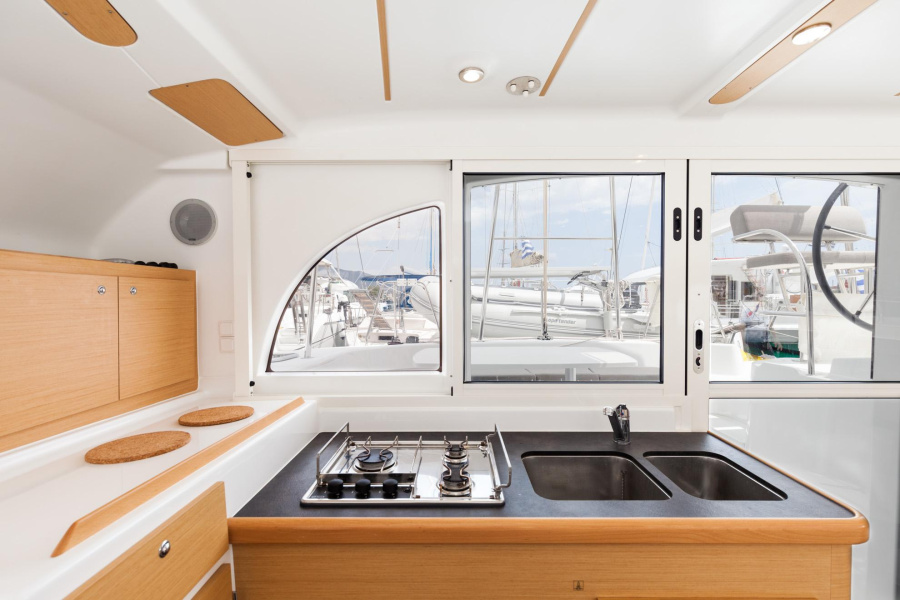 Photo #14 - Lagoon 380 S2 - 4 + 2 cab. (Thalassaki) in Atene - 41795