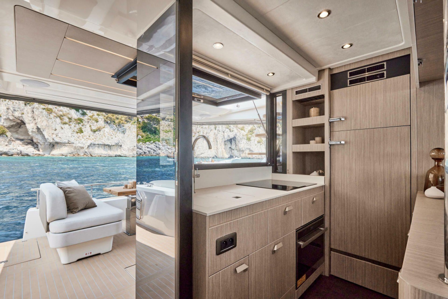 Photo #7 - Prestige F4.9 (Nikolina) in Dubrovnik - 41820