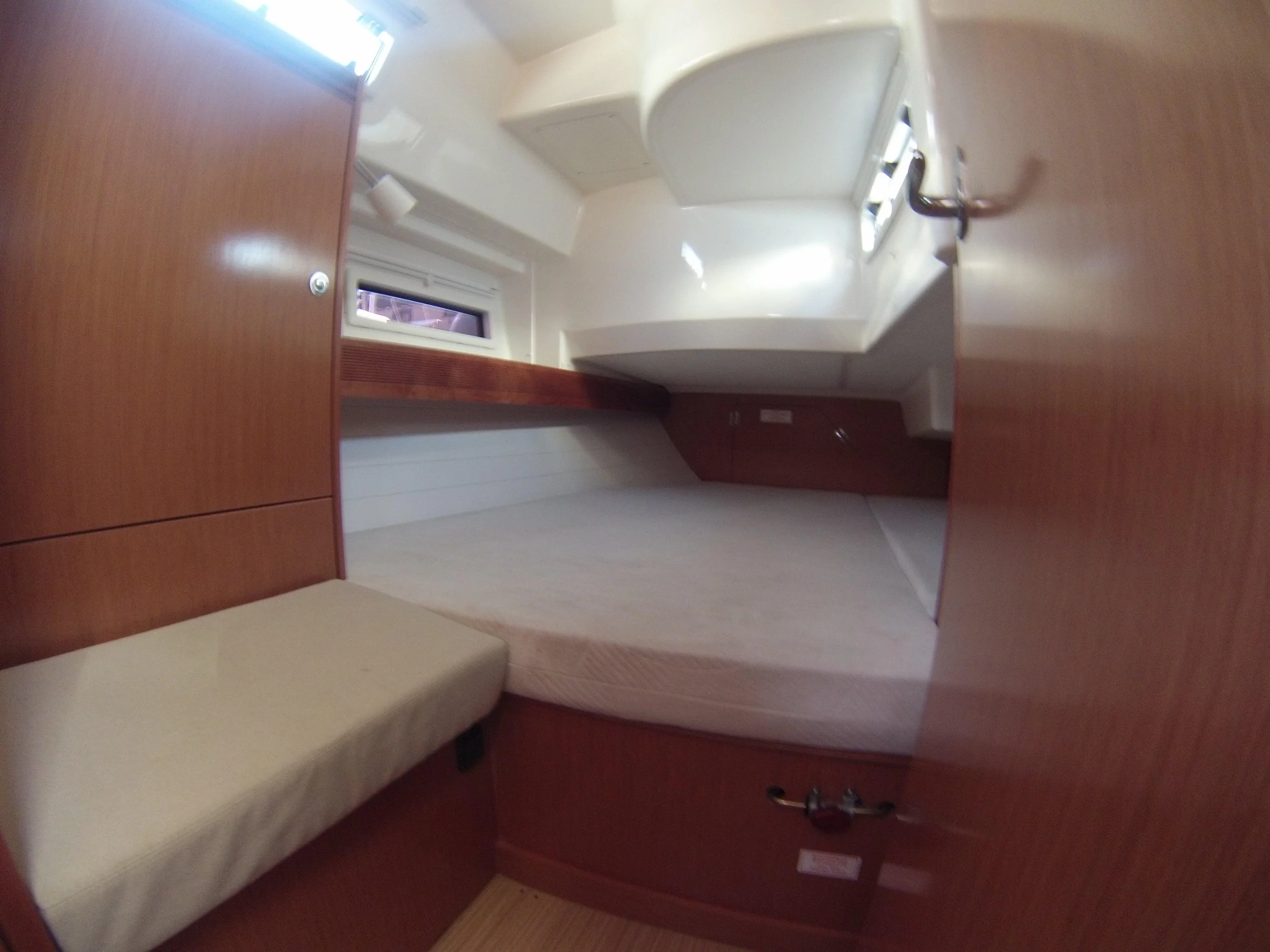 Bavaria 36 Cruiser (Coregone)  - 4