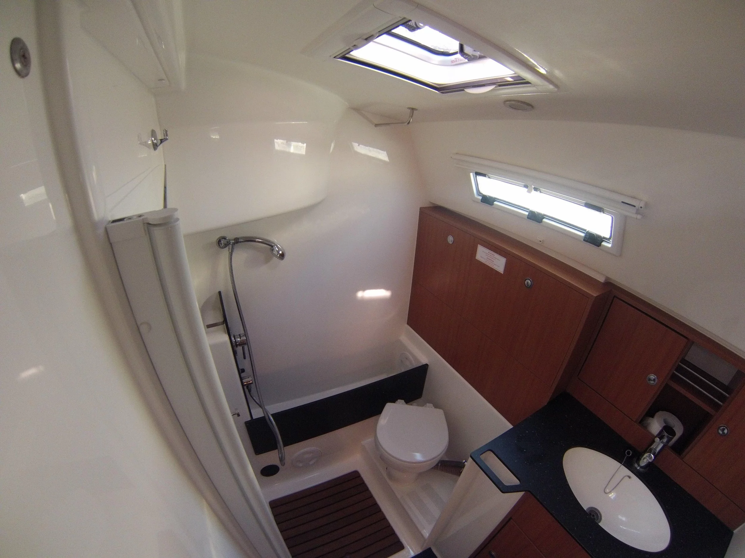 Bavaria 36 Cruiser (Coregone)  - 5