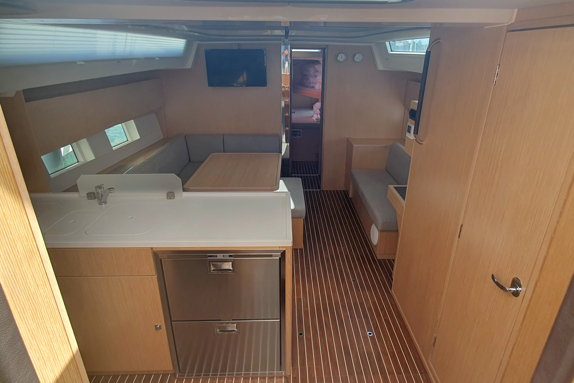 Photo #14 - Bavaria C45 - 4 cab. (Whisper) in Palma - 41899