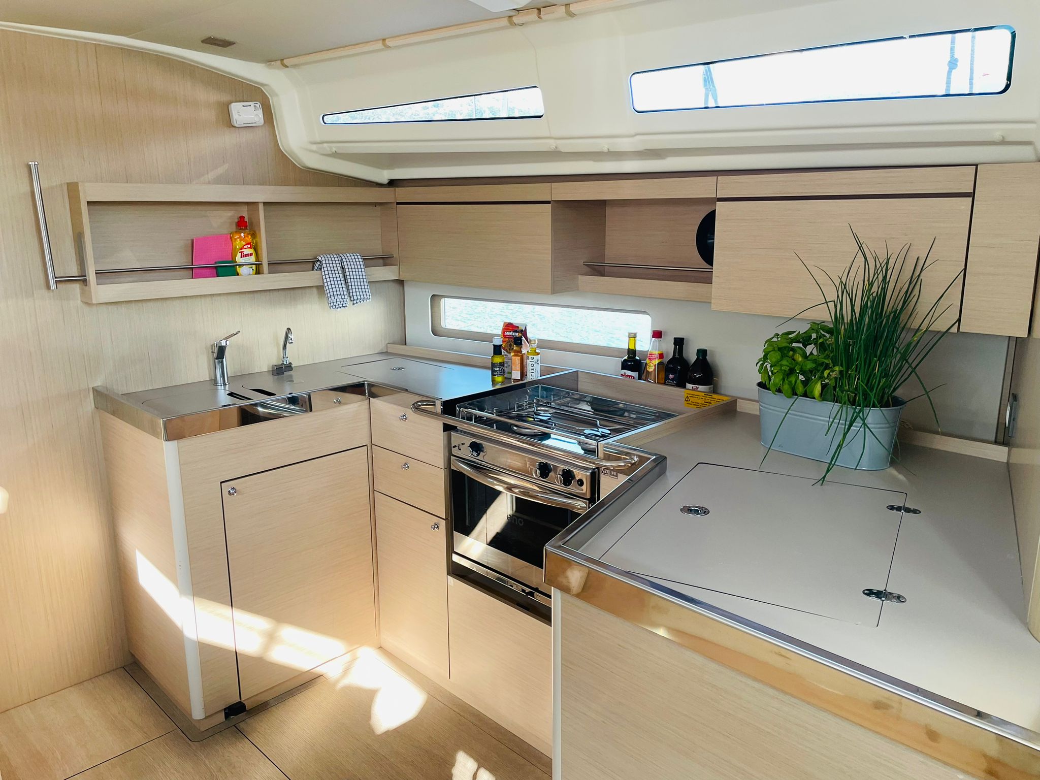 Photo #7 - Oceanis 40.1 - 3 cab. (Naomi) in Primosten - 41914