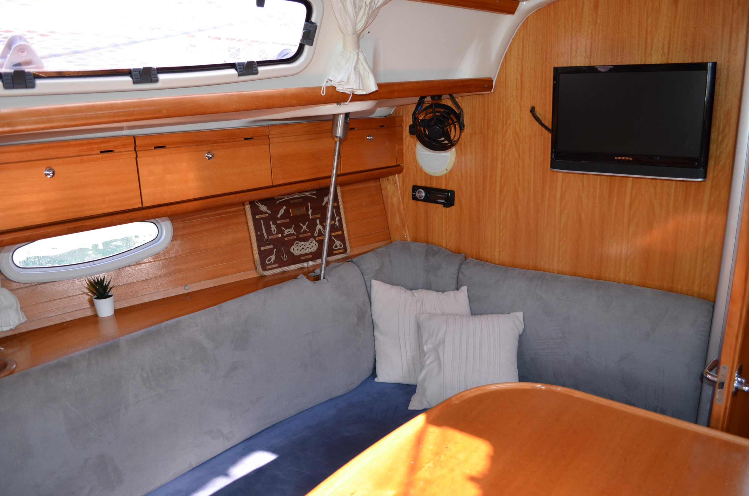 Photo #5 - Bavaria 34 Cruiser - 2 cab. (Skippy) en Primosten - 41917