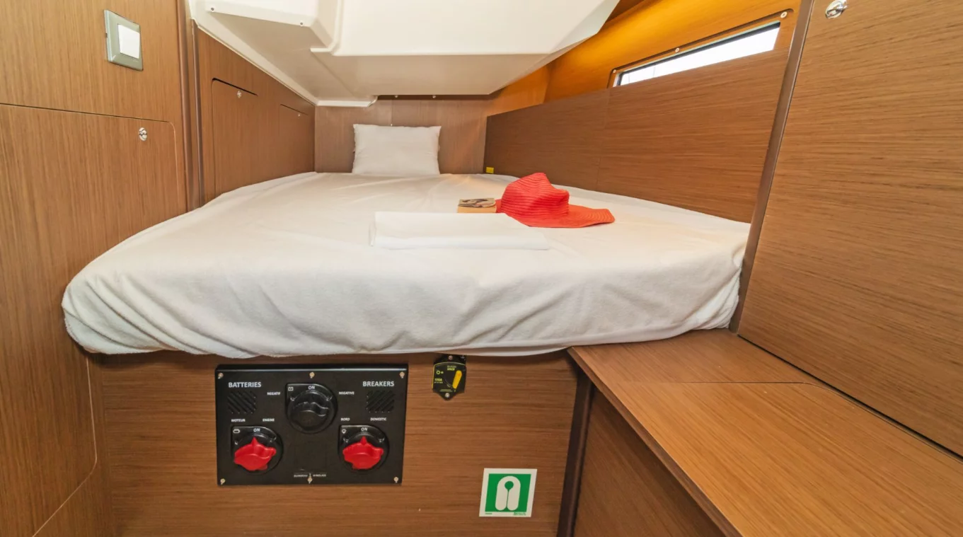 Oceanis 40.1 (Roza)  - 7