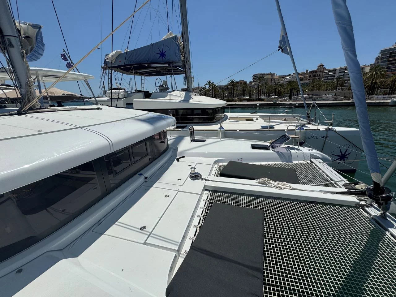 Lagoon 42 - 4 cab. (Valmy - 1625/2025)  - 2