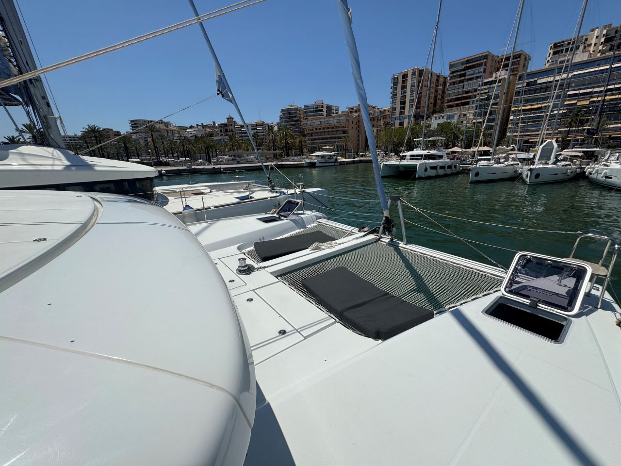 Photo #4 - Lagoon 42 - 4 cab. (Valmy - 1625/2025) in Palma - 41956